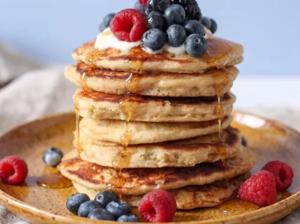 Fluffy Yogurt Pancakes with Rolled Oats